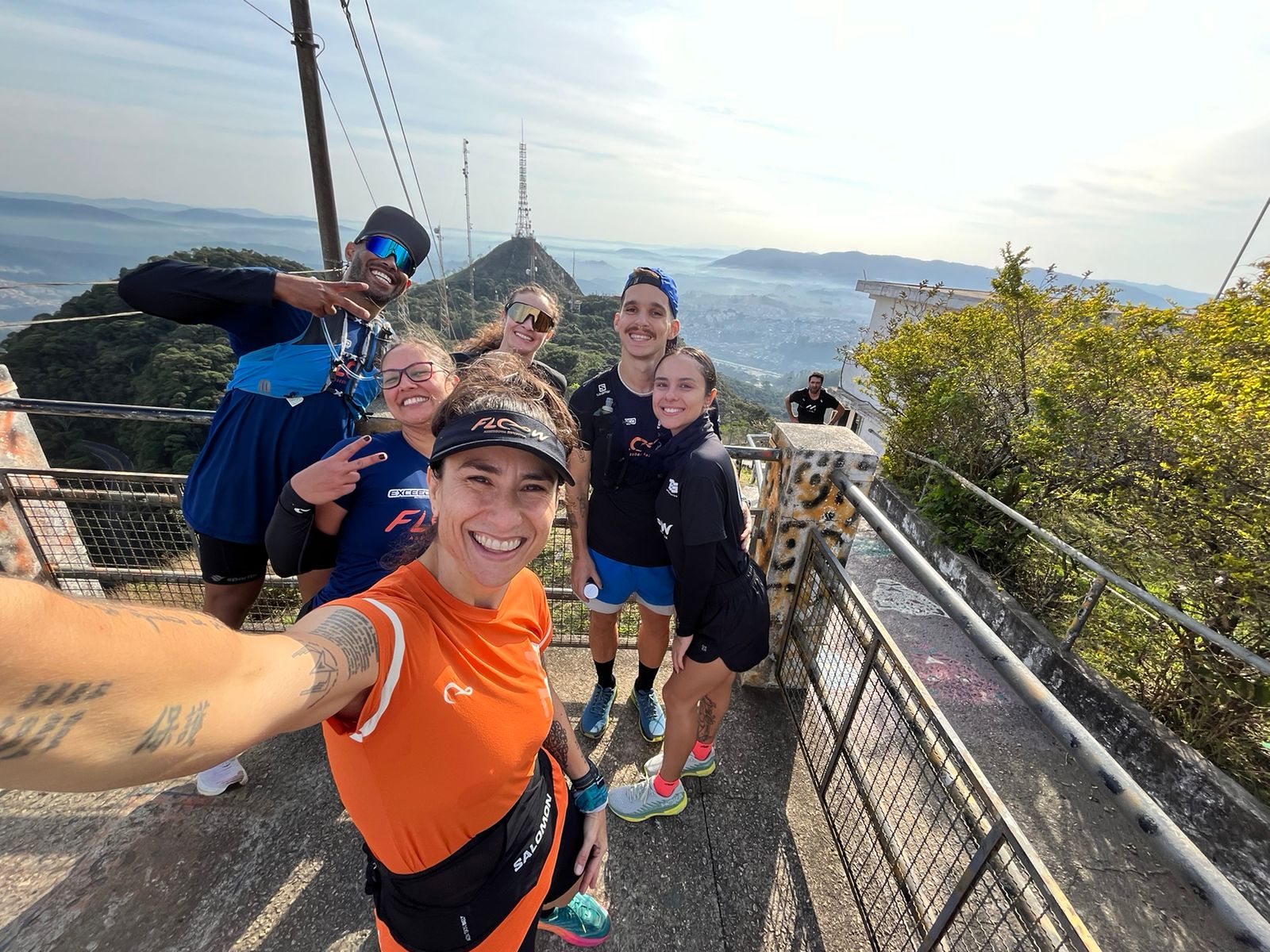 Corredores da Floow celebrando prova de corrida