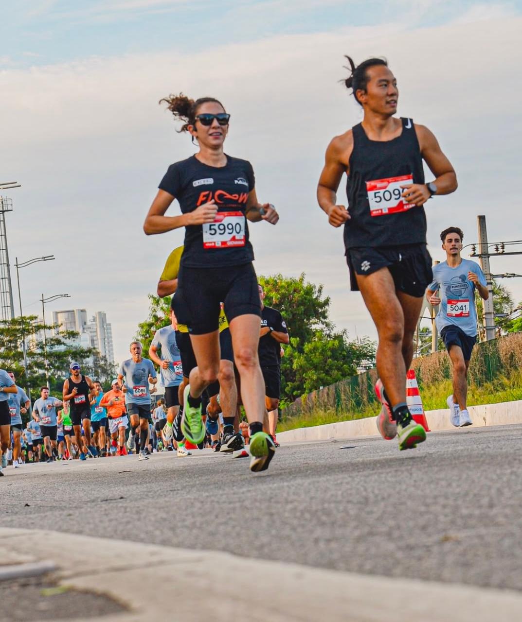 Alunos Floow em trilha trail running São Paulo